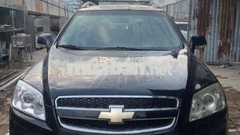 Chevrolet Captiva 7 chỗ số sàn màu Đen