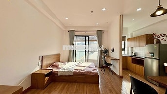 🌹Căn Hộ Dịch Vụ FUll Nội Thất, Ban Công, Rộng 40m2 ngay Phạm Văn Đồng