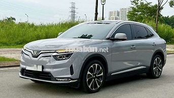 Bán gấp VinFast VF 8 Eco 2025 Xám 18.000 km