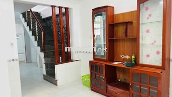 Cho thuê nhà nguyên căn Kiệt Lê Độ, gần sát mặt tiền.