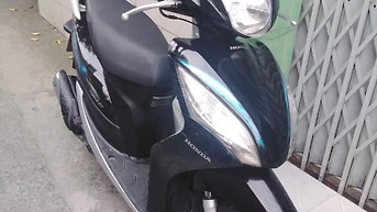 Bán xe Vision - 2012.  Màu đen - Bạc; PCX - 2012 - Màu vàng - Đồng 