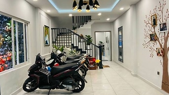 Bán nhà cấp 4 tiện xây mới. 45m vuông. Quận 10. Hẻm 4m 
