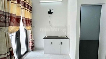 Cho Thuê Phòng Ban Công Ngay Sát Gần Trường Đại Học Văn Lang CS3