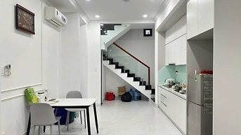 1/Phan Đình Phùng, Phú Nhuận 94m2, 2PN, Sẵn Nội Thất giá 14,5 tr/th