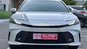 Toyota Camry 2.0Q 2025 Trắng 19.000 km