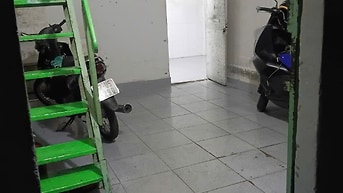 Cho thuê nhà nhỏ có cửa sổ sạch sẽ 2tr5 ngay TT Q3, ưu tiên 1 xe