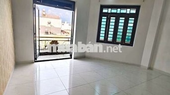 phòng 2tr6 có gác, bếp, cửa sổ, thang máy