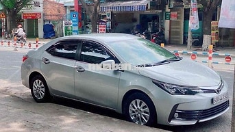 Toyota Corolla Altis Bạc 5 chỗ Xăng