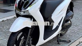 Honda SH 125i 2024 Trắng đen spoty 9 chủ