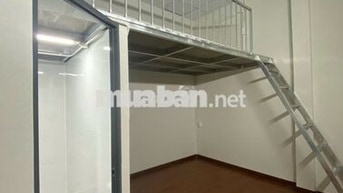 phòng gác cao 2m Ung văn khiêm Tân Cảng có nhận xe điện phòng như clip