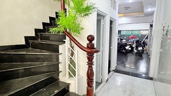 Nhà 6 tầng, Trần Quang Khải, đang cho thuê 35tr/tháng.