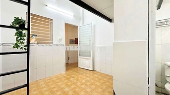 PHÒNG DUPLEX TRỆT - GÁC CAO - ĐI BỘ QUA HUIT - SẴN MÁY LẠNH-HỖ TRỢ CỌC