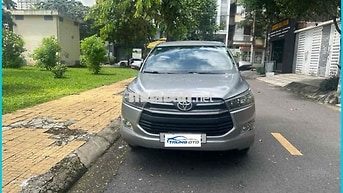 Toyota Innova MPV 8 ghế số std Bạc