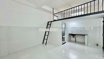 PHÒNG GÁC MÁY LẠNH NGAY SAU LƯNG GTVT, LĐXH, CÁCH CVPM VÀI PHÚT