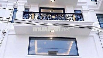 NHÀ PHỐ ( GẦN CHỢ MINH PHÁT ) TRỆT LỬNG 2 LẦU 4PN 5WC. NỘI THẤT SẴN