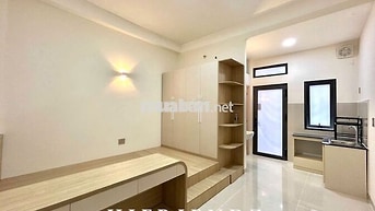 Trống sẵn siêu phẩm Studio nội thất mới 100% ban công hành lang tại Q6