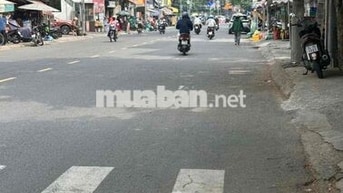 NHÀ ĐẸP KHÔNG LỔI PHONG THUỶ SÂN THƯỢNG  TRƯỚC SAU SÁT CHỢ BÀ CHIỂU BÌ