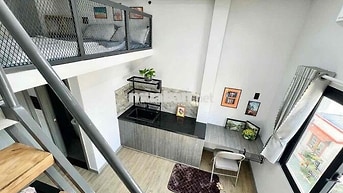 Phòng Duplex Cửa Sổ Trời Đón Nắng