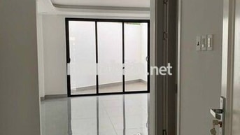 Cho thuê nhà 5 tầng MT Nguyễn Văn Qúa 5x30m giá 28tr/tháng