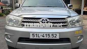Toyota Fortuner 2010 Bạc Xăng Tự động 7 chỗ