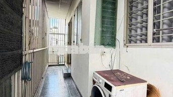 CHO THUÊ NHÀ ĐỐI DIỆN VINCOM THỦ ĐỨC. NGANG 10 MÉT, 1TRỆT 1LẦU 2PN 2WC