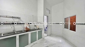 CHO THUÊ 1PN BAN CÔNG TÁCH BẾP CÓ GÁC, NHÀ MỚI RỘNG RÃI
