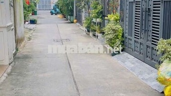 cho thuê nhà mới sạch đẹp hẻm xe hơi thống nhất gò vấp 3.8x12m đúc lầu