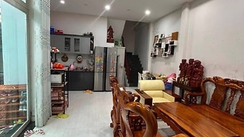 Bán nhà QL13 cạnh KĐT Vạn Phúc, 100m2, 3 tầng, HXH, chỉ 7.2 tỷ