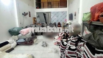 NHÀ 5.5 m ❌22m đúc lửng 1Pn,2WC ,hẻm 7m ,KÊNH NƯỚC ĐEN