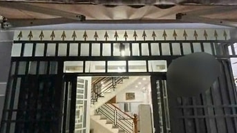 Nhà riêng 1/Phan Đăng Lưu, sẵn nội thất giá 14 tr/th (2PN 96m2 )