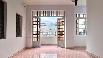 Studio ban công, không nội thất giá rẻ, thoáng mát, nhà đang set up