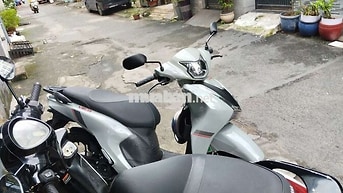 Yamaha Latte Xám Xe tay ga