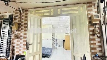 Cho Thuê Nhà Nguyên Căn, Gần Đại Học Mở, 1 Máy Lạnh, 1 Bộ Sofa, 2 PN