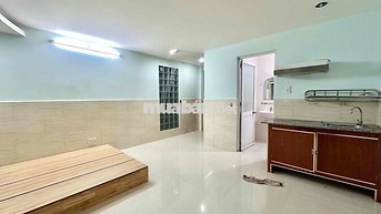 Trống sẳn trệt Full nội thất sơn sửa mới kenggg mặt tiền, ngay Parcmal