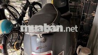Piaggio Vespa GTS màu Xám