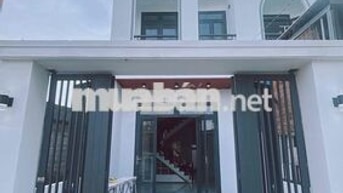 chính chủ cần bán gấp trã nợ ngân hàng, nhà 1 lầu trã trước 500,