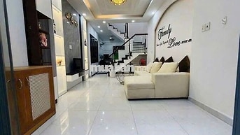 nhà mới sạch sẽ full nội thất 