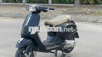 Piaggio Vespa đèn vuông