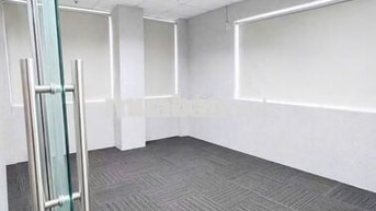 Văn phòng 84m2 Huỳnh Văn Bánh, Phú Nhuận - Rộng rãi, 21tr/tháng