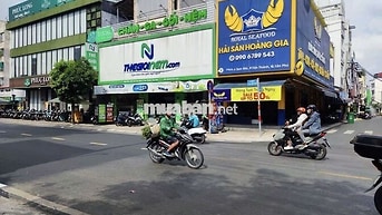 CHO THUÊ GÓC 2 MẶT TIỀN 200M2 TRUNG TÂM THƯƠNG HIỆU SẦM UẤT Q.TÂN PHÚ