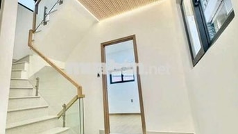 bán nhà góc 2 MT hxh Nguyễn trãi p3 q5