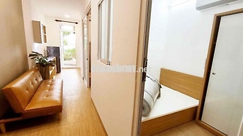 2PN BAN CÔNG CỬA SỔ THOÁNG, FULL NỘI THẤT, KHU E.TOWN HOÀNG HOA THÁM