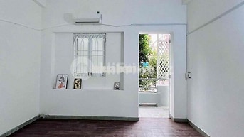 STUDIO BAN CÔNG THOÁNG NỘI THẤT CƠ BẢN ĐỐI DIỆN LOTTE CỘNG HOÀ