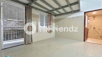 CHO THUÊ PHÒNG GÁC BANCOL 30m2 THANG MÁY NGAY THẠCH LAM_LUỸ BÁN BÍCH