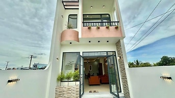 BÁN NHÀ 1 TRỆT 1 LẦU GIÁP TP.HCM 