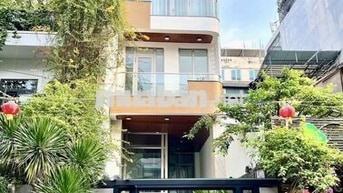 CHO THUÊ MẶT BẰNG MỚI NGANG 5M TRUNG TÂM TÂN ĐỊNH Q1 • 150M2
