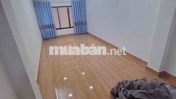 Cho thuê nhà 1 trệt 2 lầu, 3PN 3VS - Võ Văn Kiệt Q1