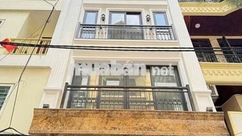 Nhà mới ngõ 80 Trung Kính - DT 75M x 4 Tầng 1 Hầm Thông sàn, Thang Máy
