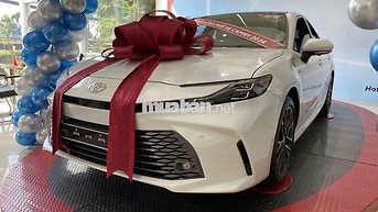 CAMRY 2.5 HYBRID PREMIUM - Xe sẵn giao ngay
