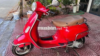 Piaggio Vespa màu Đỏ